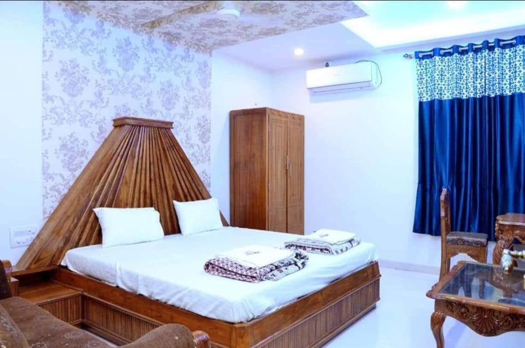 Hotel Shalimar Executive, Uran Islampur Peth  Экстерьер фото